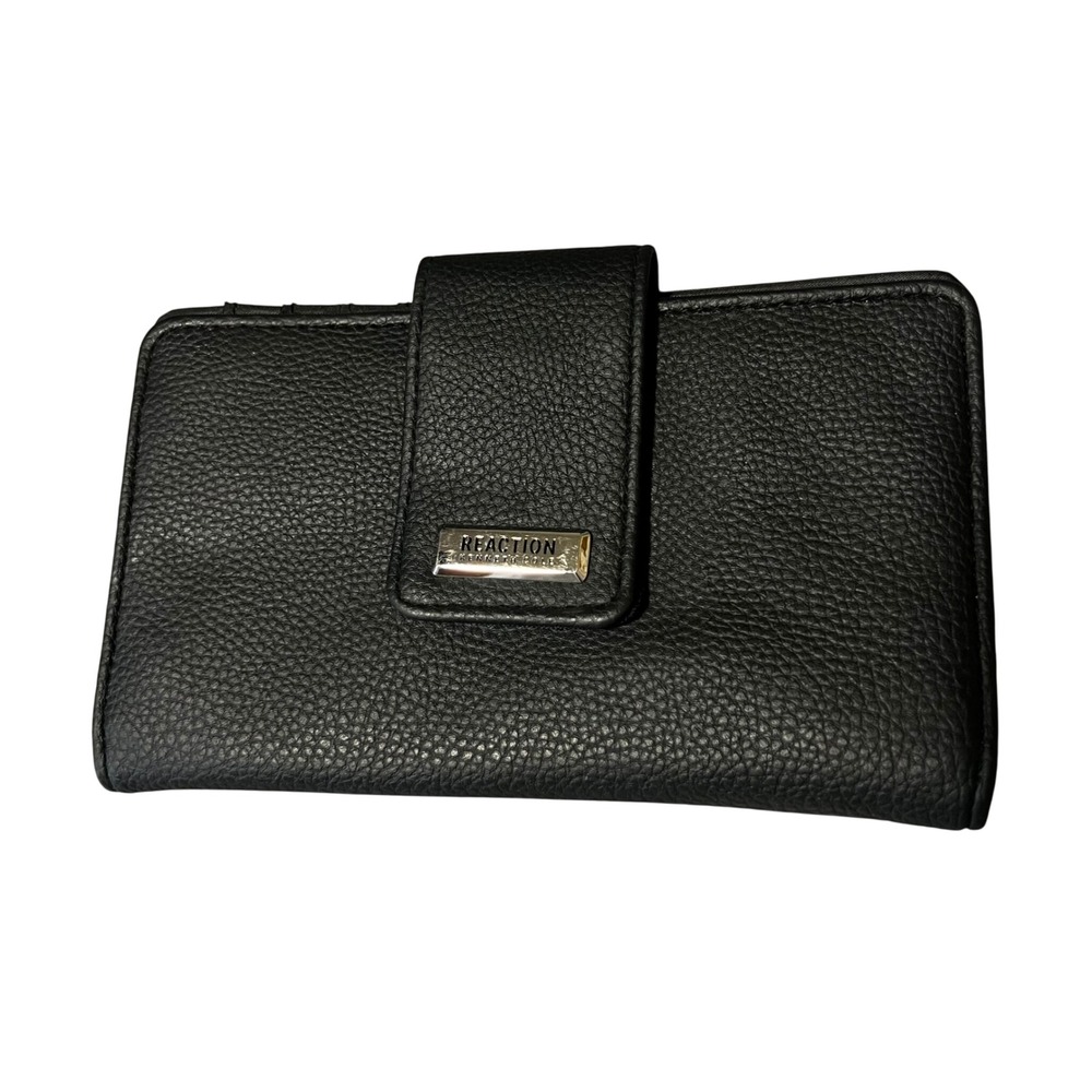 Kenneth Cole Reaction Black Pebbled Bifold Wallet with Snap Closure